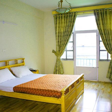 Pine Top Hotels ナラン エクステリア 写真