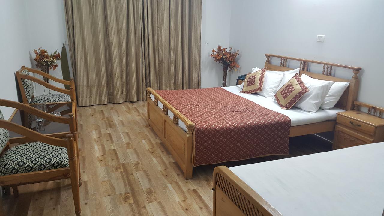 Pine Top Hotels ナラン エクステリア 写真