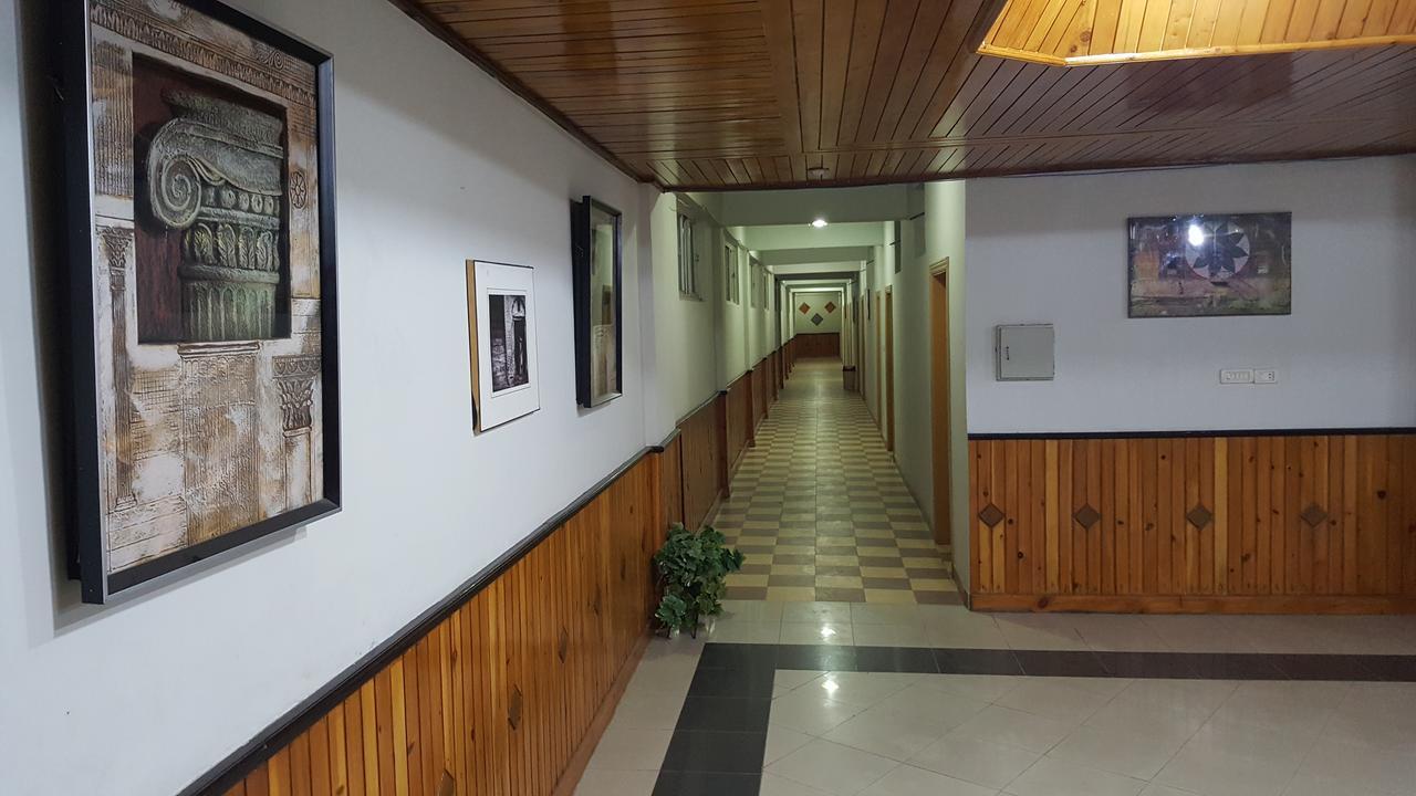 Pine Top Hotels ナラン エクステリア 写真