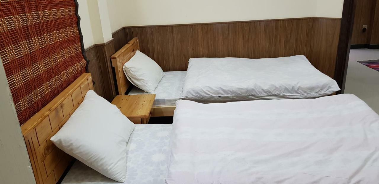 Pine Top Hotels ナラン エクステリア 写真