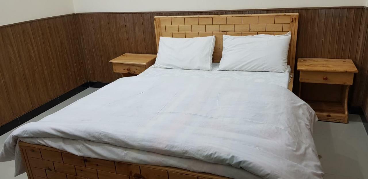 Pine Top Hotels ナラン エクステリア 写真